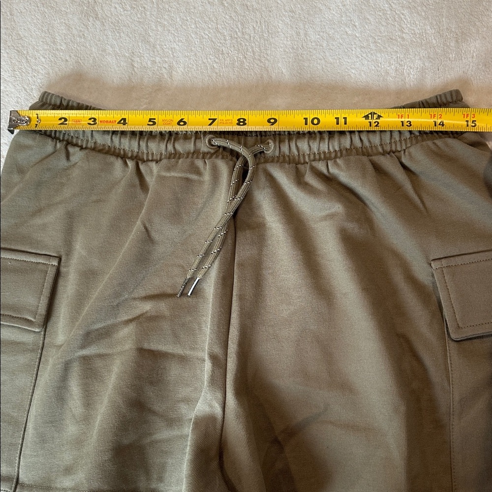 Final price - Gymshark green relaxed fit Cargo Shorts for Women size small - Picture 7 of 10
